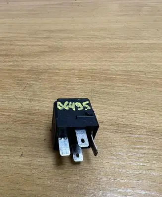 Volkswagen PASSAT B6 Other relay 4H0951253A D6495