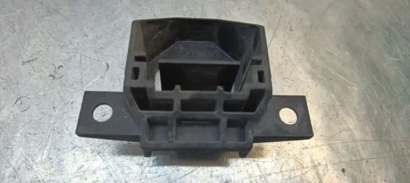 BMW 3 E92 E93 Radiator mount bracket 7591647