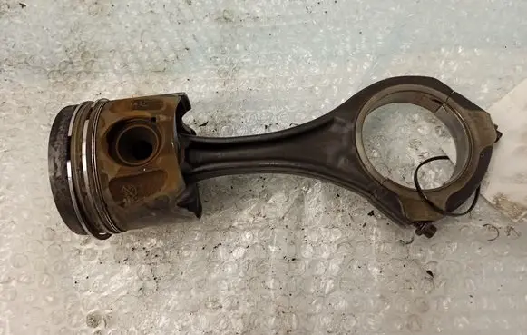 Mercedes-Benz ML W164 Piston with connecting rod 8340F