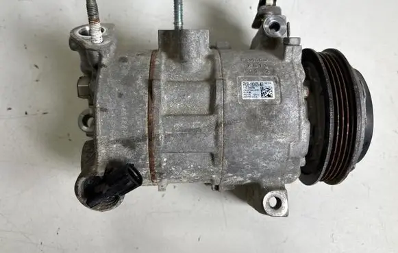 Ford Mustang VI Air conditioning (A/C) compressor (pump) FR3B19D629AB