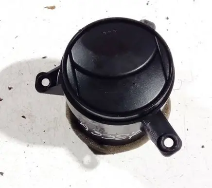 Mazda 2 Dash center air vent grill d65164930 k4366