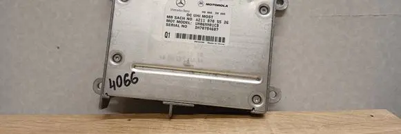 Mercedes-Benz ML W164 Bluetooth control unit module A2118705526 UH06MM01CB DM70784687