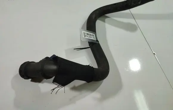 Engine coolant pipe/hose