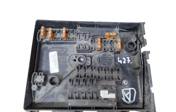 Volkswagen Golf V Fuse module 1K0937125A