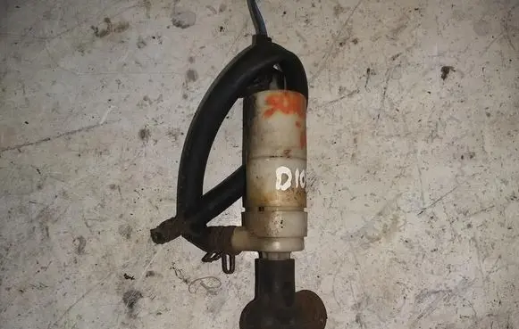 KIA Sorento Windscreen/windshield washer pump