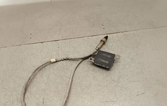 Volkswagen Golf VII Lambda probe sensor 04L907805BQ SNS0752C A3C0021330001