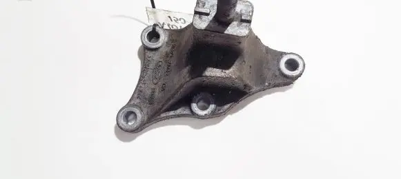 Ford Mondeo Mk III Engine mounting bracket 3s717m125ca