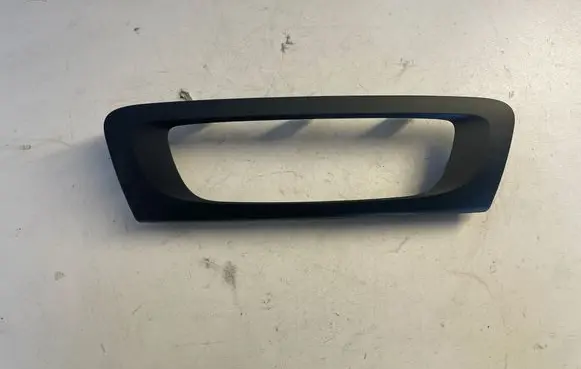 Radio/GPS head unit trim