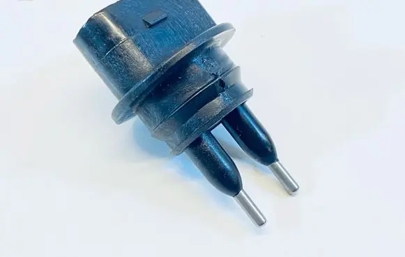 Volkswagen PASSAT B6 Windshield washer fluid level sensor 7M0919376