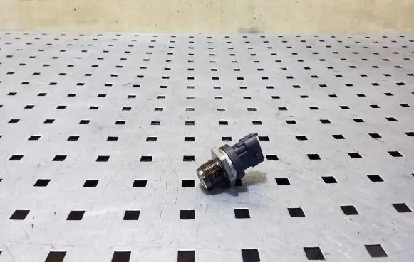 Fuel pressure sensor