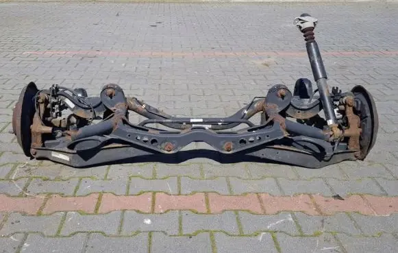 Volkswagen Jetta V Engine mounting bracket