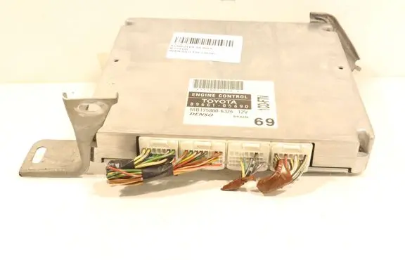 Toyota Avensis T250 Engine control unit/module ECU 8966105690