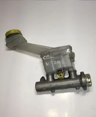 Nissan X-Trail T30 Master brake cylinder 8H600