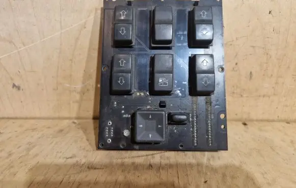 Land Rover Range Rover P38A Electric window control switch AWR1086