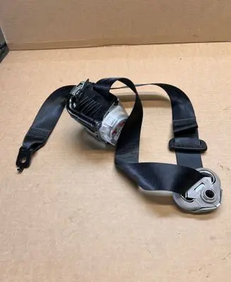 Volkswagen Multivan T7 Third row seat belt 