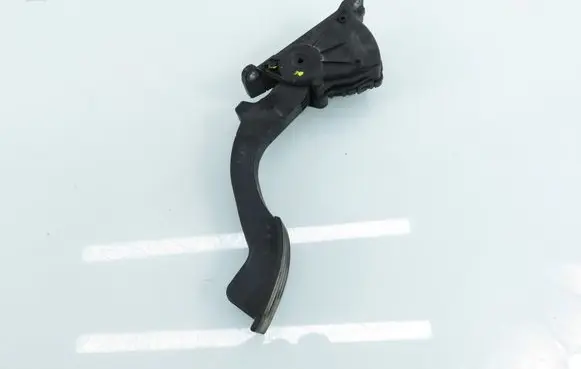 Volvo V50 Accelerator throttle pedal 6VP00864101 4M519F836AH