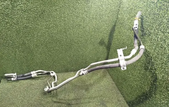 Power steering hose/pipe/line