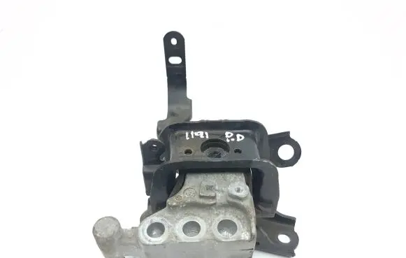 Toyota RAV 4 (XA50) Engine mount bracket K5310372