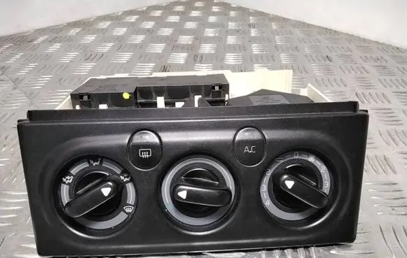 Renault Laguna I Climate control unit 9041703027