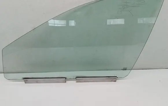 Volvo XC90 Front door window glass four-door 31386884