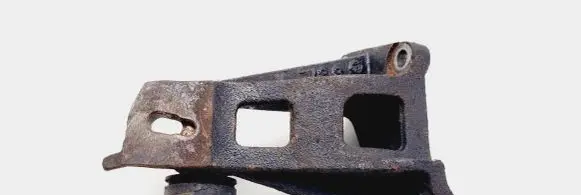 Suzuki Grand Vitara II Engine mounting bracket