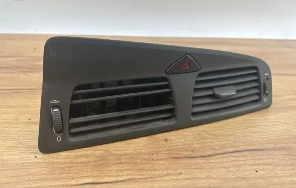 Volvo XC70 Dash center air vent grill 1264
