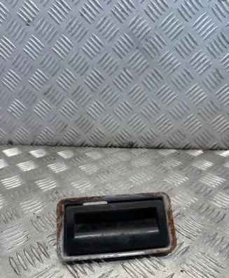 Volkswagen Touran II Tailgate opening switch 1T0827229