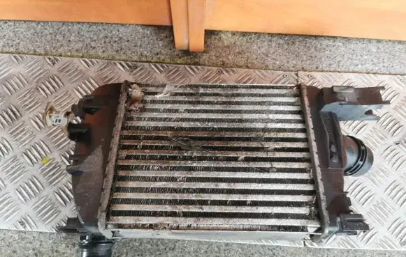 Renault Captur Intercooler radiator 144963014R