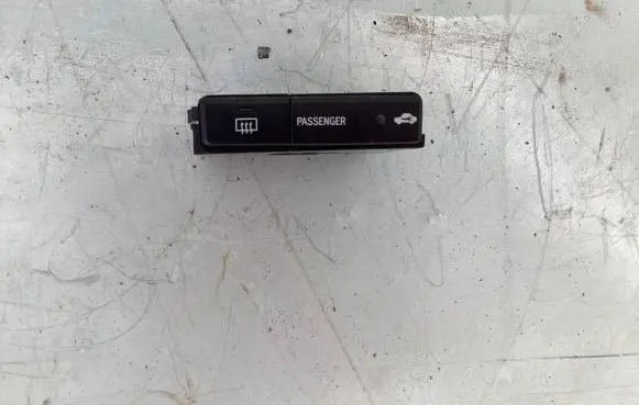 Toyota Avensis T250 Windscreen/window heater switch 8479005130