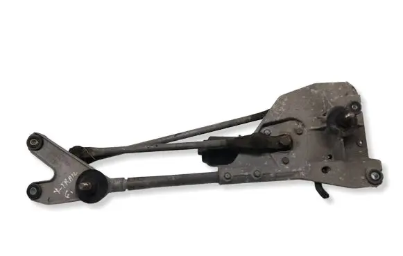 Nissan X-Trail T30 Front wiper linkage and motor 32228