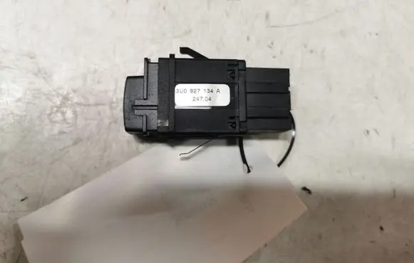 Skoda Superb B5 (3U) ESP (stability program) switch 3U0927134A 24704