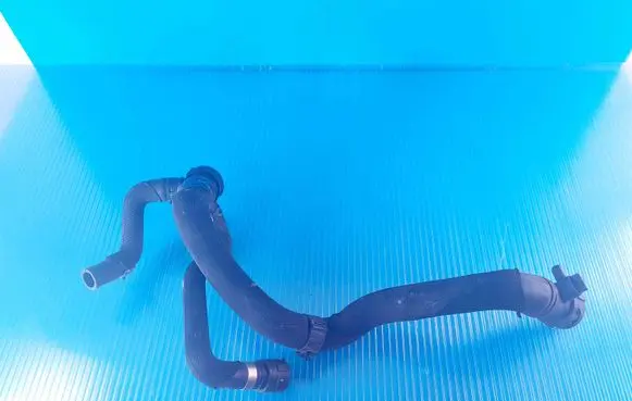 Audi A4 S4 B8 8K Engine coolant pipe/hose 8K0122293F