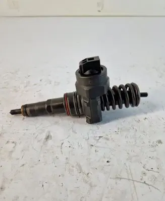 Skoda Fabia Mk1 (6Y) Fuel injector 0414720015