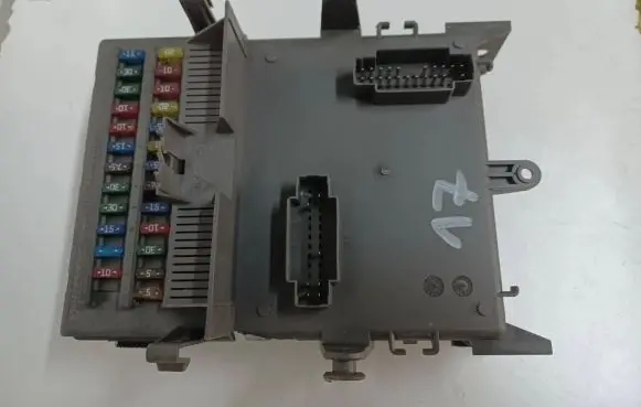 Renault Espace - Grand espace IV Fuse module 8200004201E 8200148809 518095401
