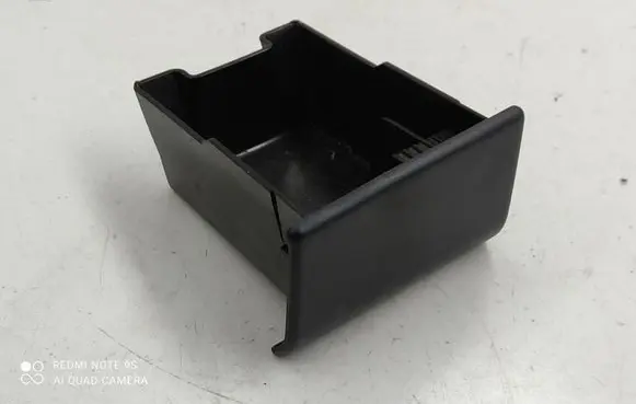 Land Rover Discovery 3 - LR3 Car ashtray FKM500020