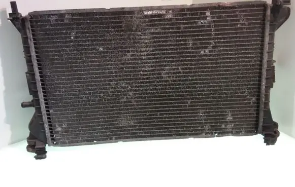 Ford Focus Coolant radiator XS4H8C342DB