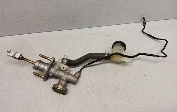 Nissan Almera N16 Clutch master cylinder