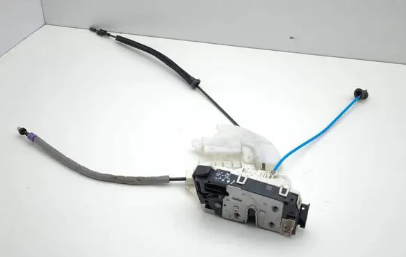 Mercedes-Benz CLS C218 X218 Rear door lock A2047303535 ZGS002 6466011