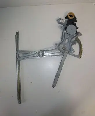 Toyota Corolla Verso E121 Rear door window regulator motor 698400F020
