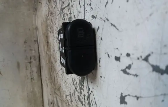 Ford Galaxy Windscreen/window heater switch