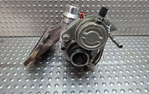 Renault Clio IV Turbo S26338332 49373-18402