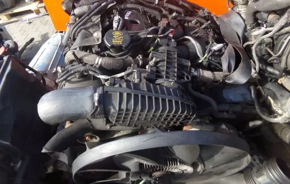 Land Rover Discovery 3 - LR3 Generator/alternator 1042103951 8MB33