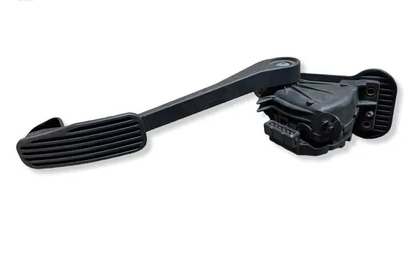 Volvo V70 Accelerator throttle pedal 9496822