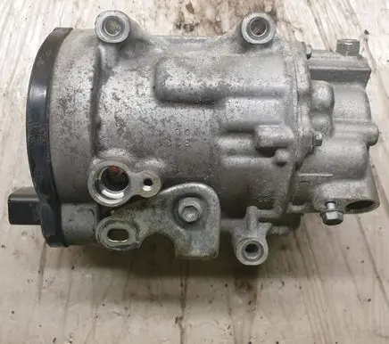 Toyota Prius (XW50) Air conditioning (A/C) compressor (pump) 0424000240