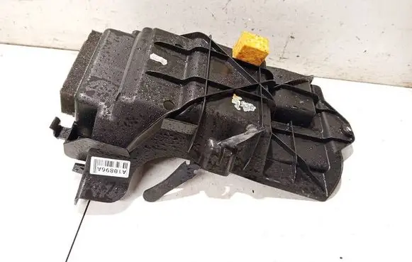 Volkswagen PASSAT B5.5 Battery box tray cover/lid 3b9867706