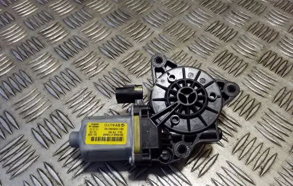 KIA Sportage Front door window regulator motor 82460F1000