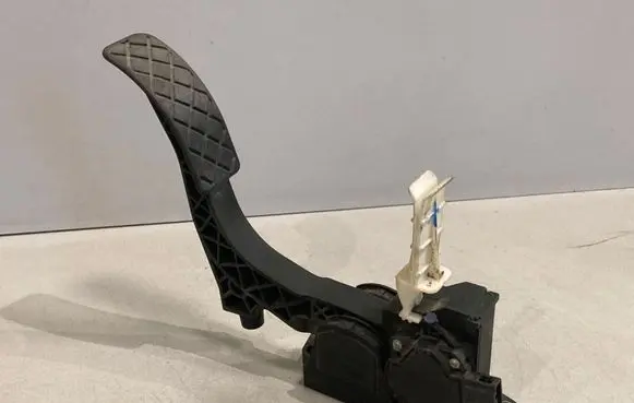 Volkswagen Golf IV Accelerator throttle pedal 0281002342 3J1721503K
