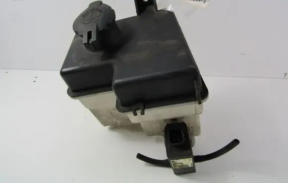 Hyundai Getz Windshield washer fluid reservoir/tank 986101C000