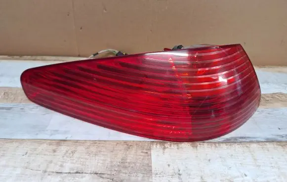 Peugeot 607 Rear/tail lights