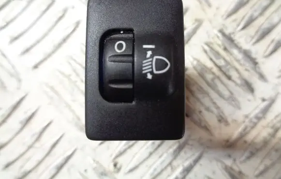 Peugeot 108 Headlight level height control switch 841520D090